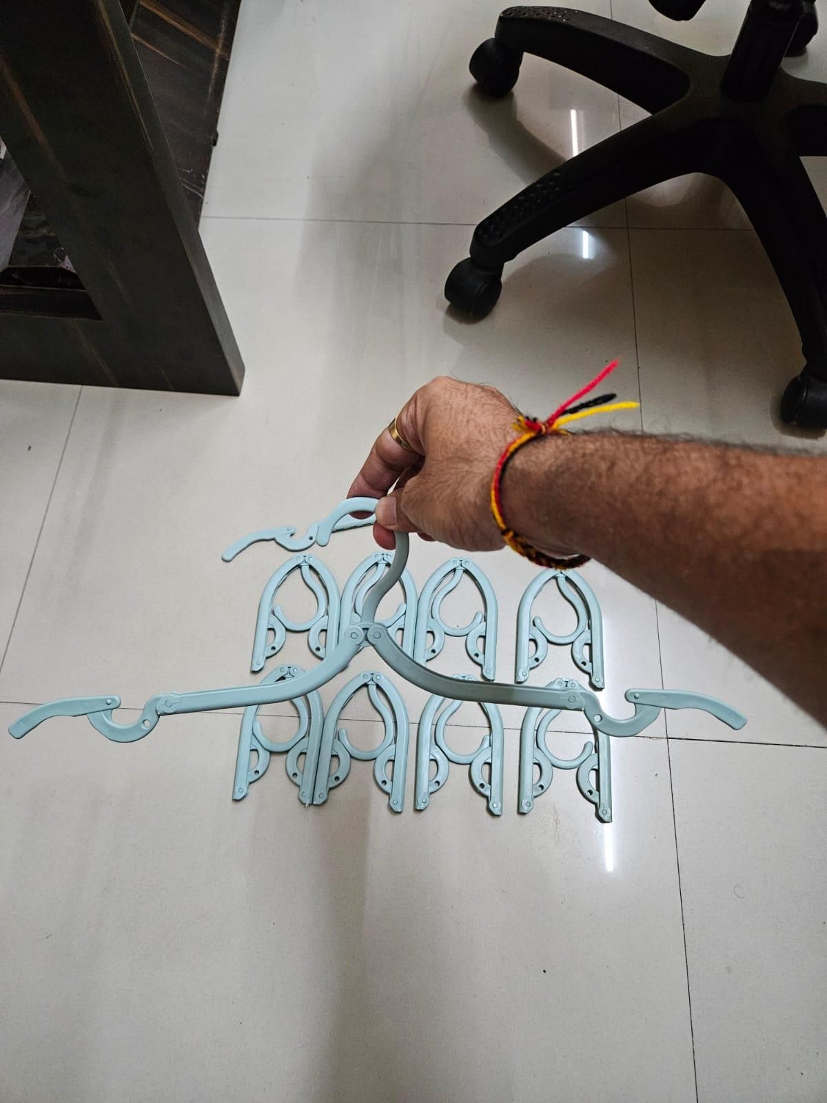 Portable Folding Clothes Hangers